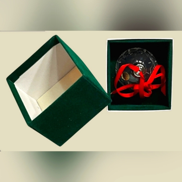 VINTAGE HAND CUT 24% PBO LEAD CRYSTAL CHRISTMAS ORNAMENT ~ CZECH REPUBLIC  2.5" - Picture 5 of 7